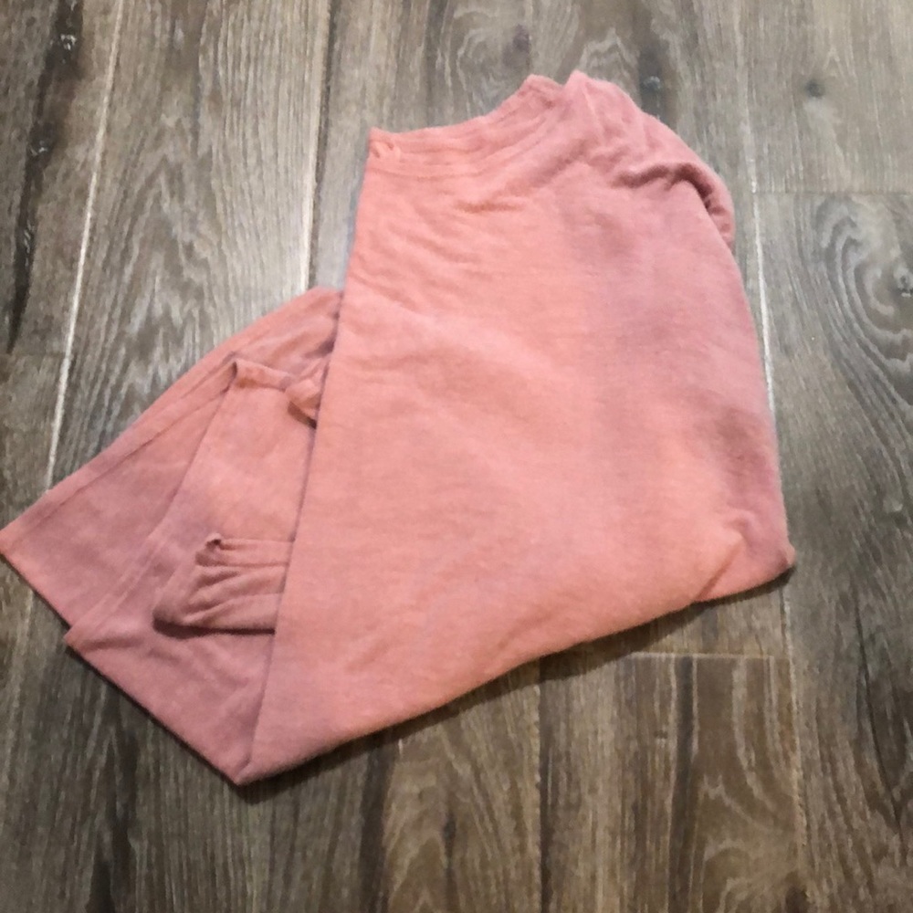 Francesca’s long sleeve pink top